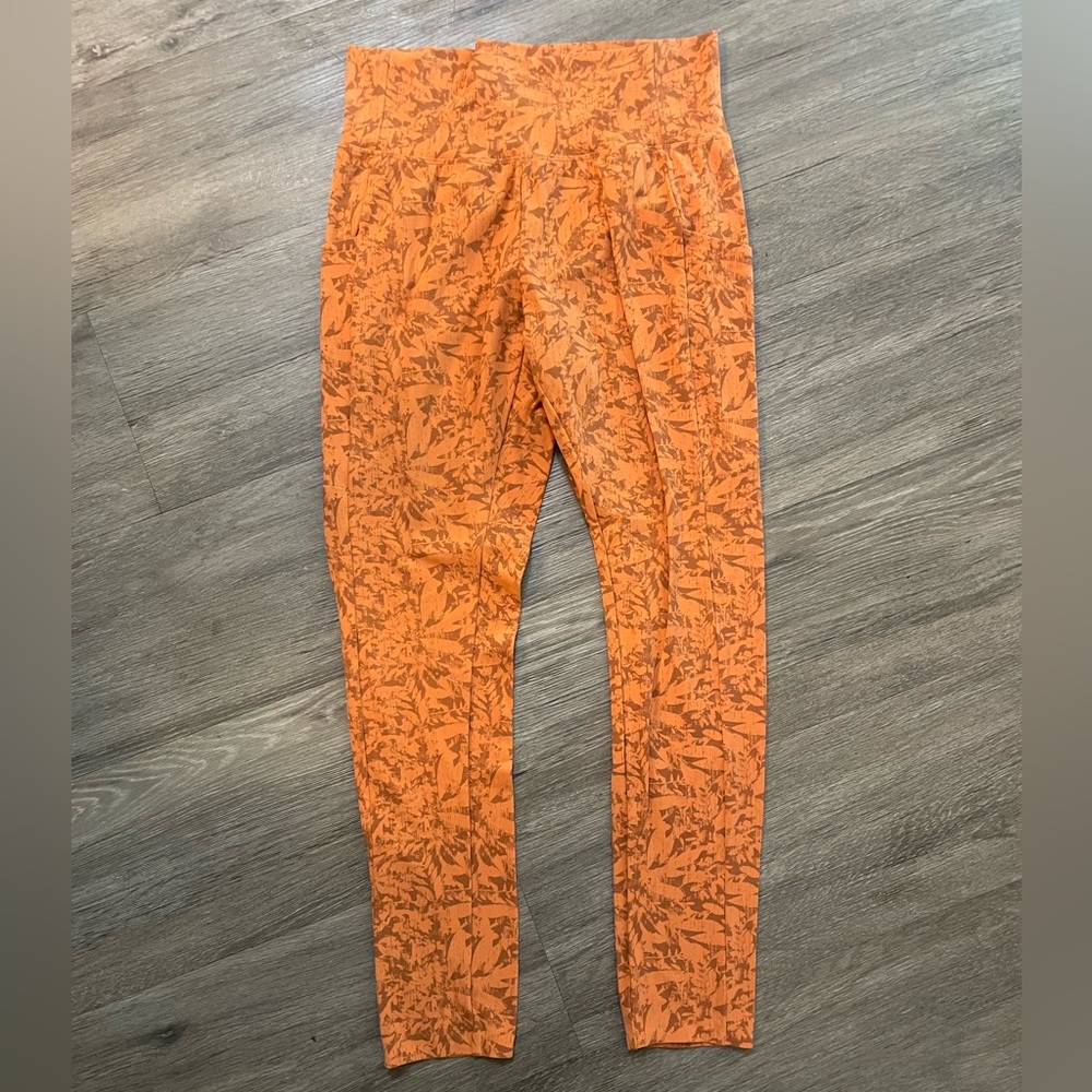 REI Co-Op Take Your Time 7/8 Leggings in Trail Leaves Fresh Terracotta (Size M)